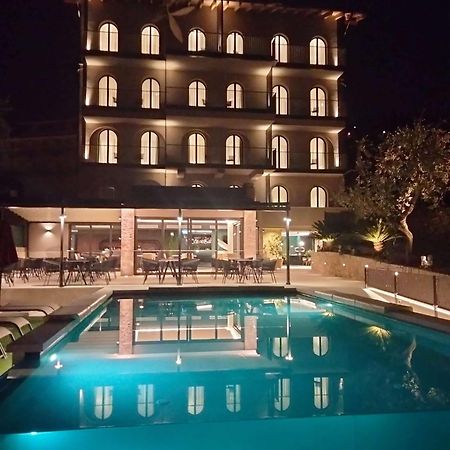 Hotel Ristorante Al Caminetto Worldhotels Crafted Adults Only Тори дел Бенако Екстериор снимка