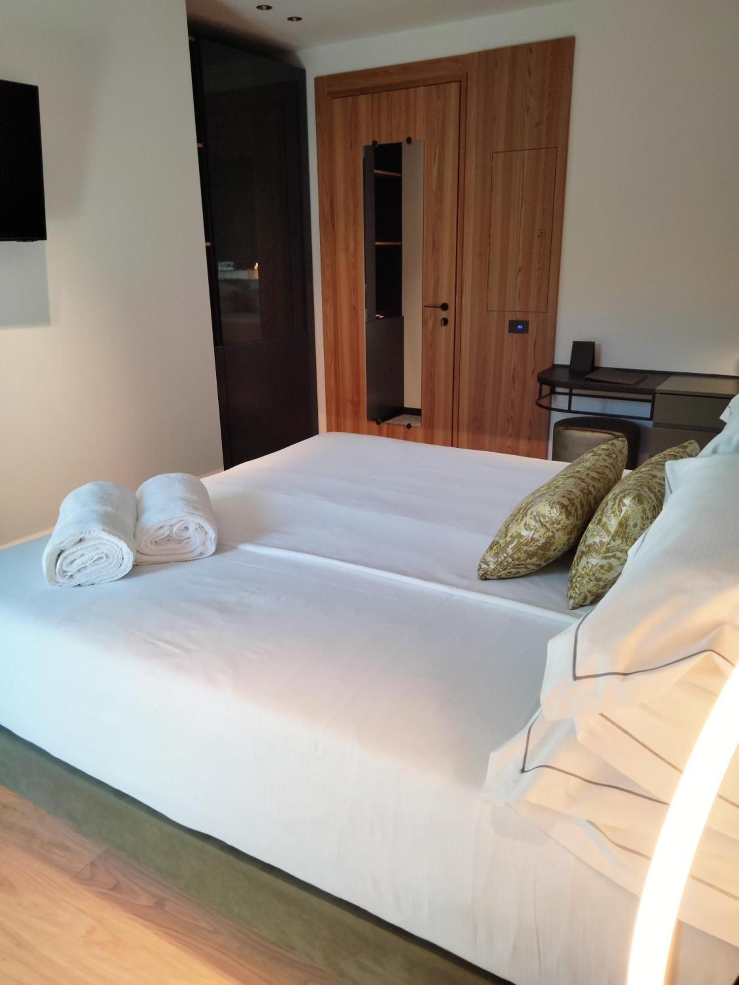 Hotel Ristorante Al Caminetto Worldhotels Crafted Adults Only Тори дел Бенако Екстериор снимка