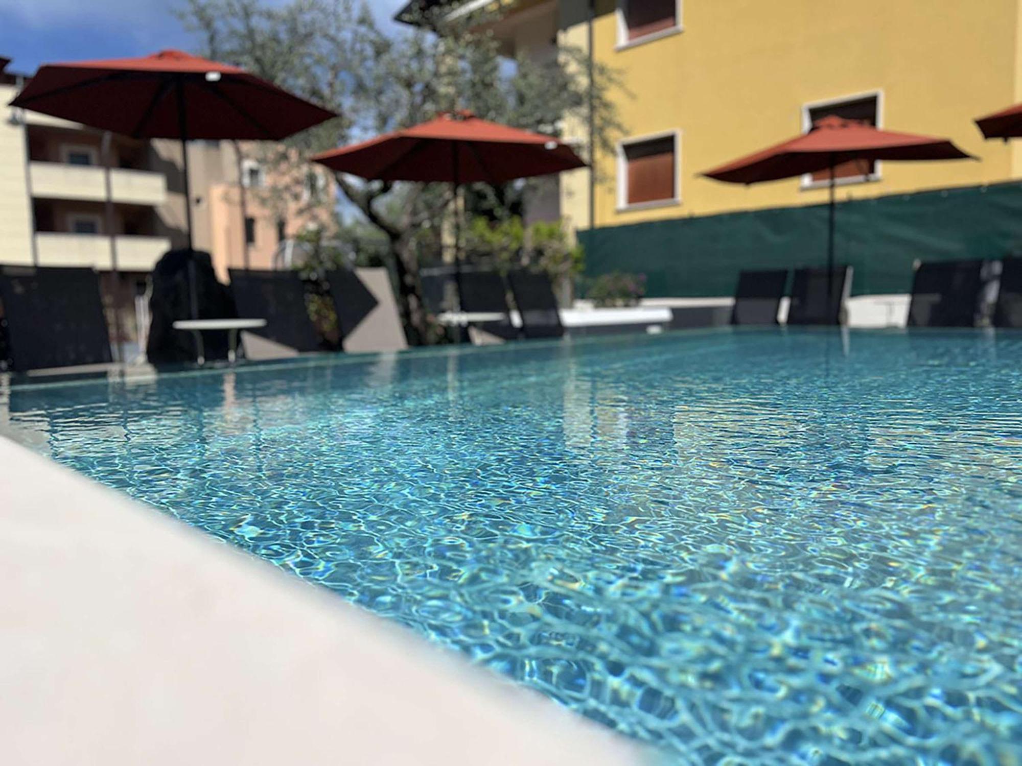 Hotel Ristorante Al Caminetto Worldhotels Crafted Adults Only Тори дел Бенако Екстериор снимка